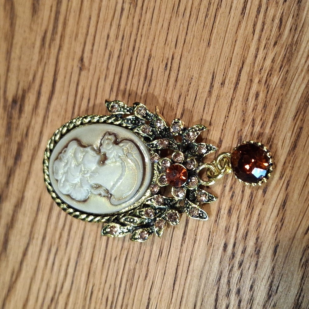 Vintage Style Cameo Brooch with Gold and Brown Accents
